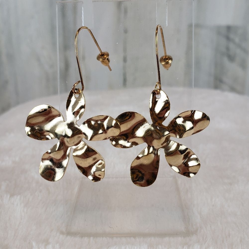 Gold Flower Daisy Earrings